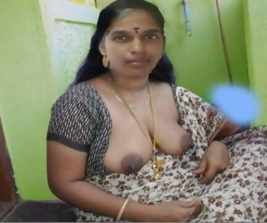 Indian Aunty Boobs Demonstrate