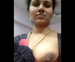 Indian Aunty Fat Boobs..